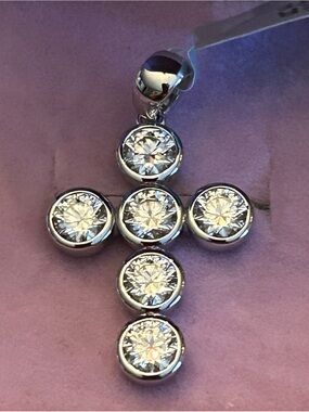 Unique Circular Design 2.00CTW Moissanite 💎 Cross Pendant Necklace 925 SSilver